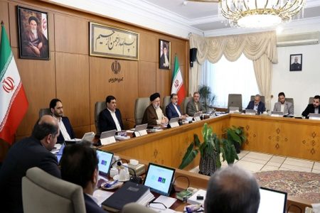 جلوگیری از اضافه برداشت بانک‌ها با جدیت دنبال شود