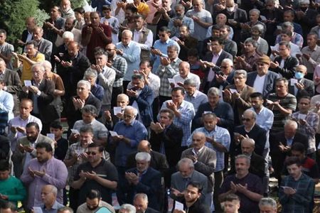 اقامه نماز پر فضلیت عید سعید فطر در شهر اندیشه