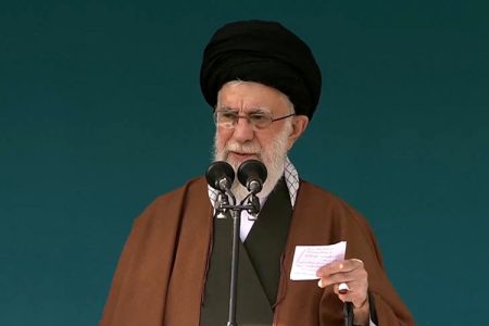 گره های کشور را با تقویت اراده می‌توان باز کرد/ مردم و مسئولان اتحادشان را حفظ کنند و به حواشی اهمیت ندهند