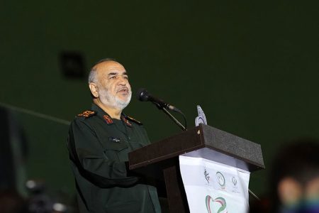 هیچ‌کس نمی‌تواند از واردات و صادرات ایران جلوگیری کند/ ایران قوی و مسلط است