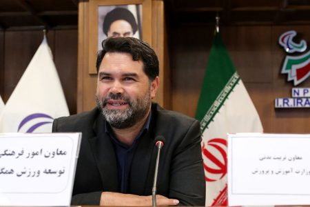 لازم است ورزشکاران علاوه بر افتخار آفرینی در میادین بین‌المللی در حوزه فرهنگی نیز افتخارآفرینی کنند