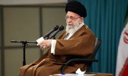 پدیده‌های امیدآفرینِ بسیار و پُرشماری در کشور وجود دارد/ هر وقت دشمنی دشمن را فراموش کردیم ضربه خوردیم