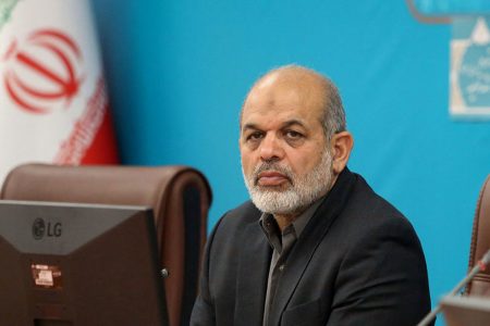 تماس های تلفنی وزیر کشور با استاندار اصفهان در پی جاری شدن سیل در برخی نقاط استان