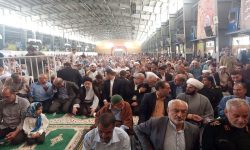 درخواست رئیس جمهور برای برداشتن نرده‌های بین مردم و مسئولان مصلای شهرستان رفسنجان