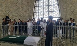 ادای احترام امیرعبدالهیان به مزار محمدعلی جناح در کراچی