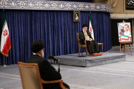 دیدار رئیس جمهور با رهبر معظم انقلاب اسلامی پیش از سفر به نیویورک