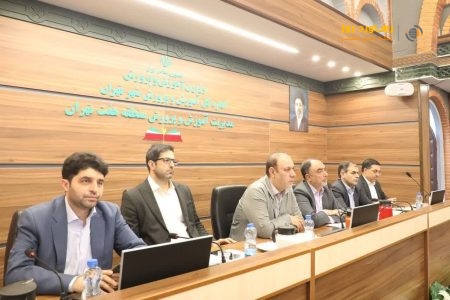 فرماندار تهران: مدیران مناطق حلقه اتصال مدیریت شهرستان و دستگاه‌های اجرایی هستند